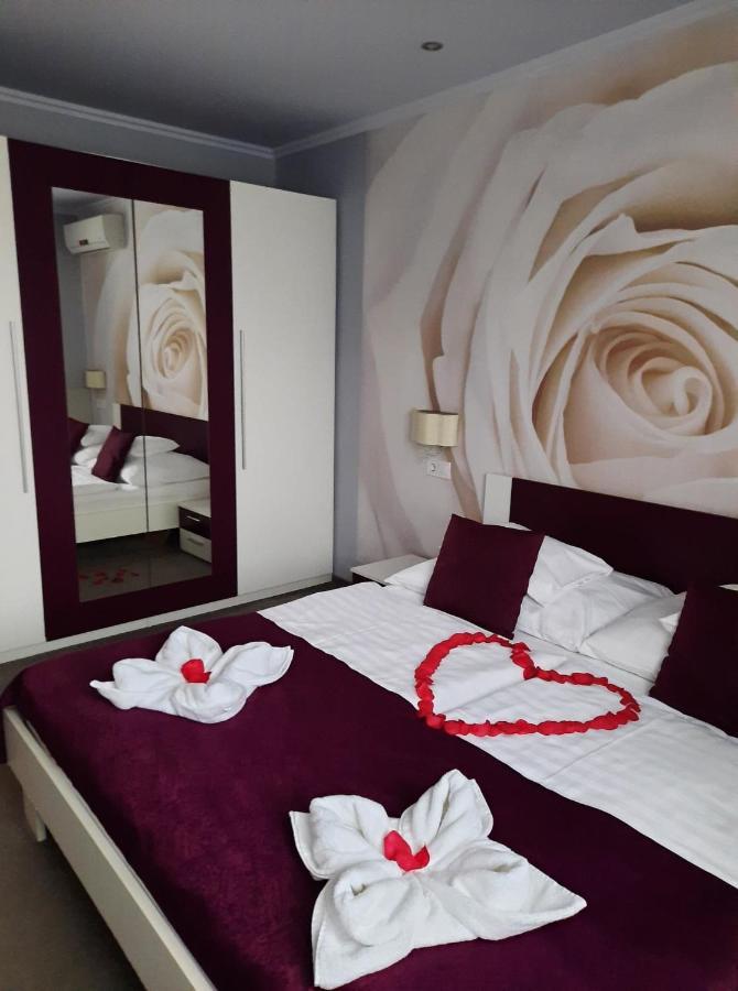 Kek Laguna Wellness Apartmanok Egerszalok Ngoại thất bức ảnh