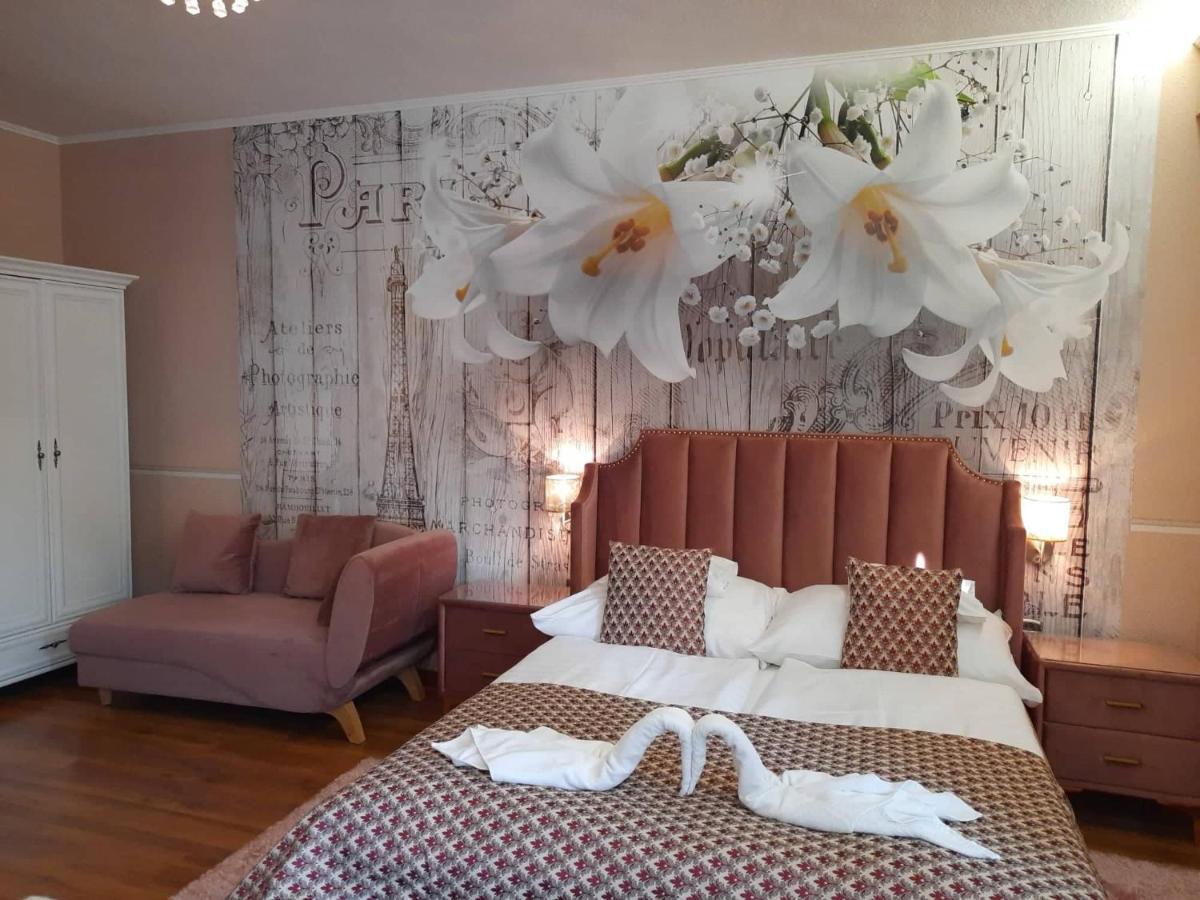 Kek Laguna Wellness Apartmanok Egerszalok Ngoại thất bức ảnh