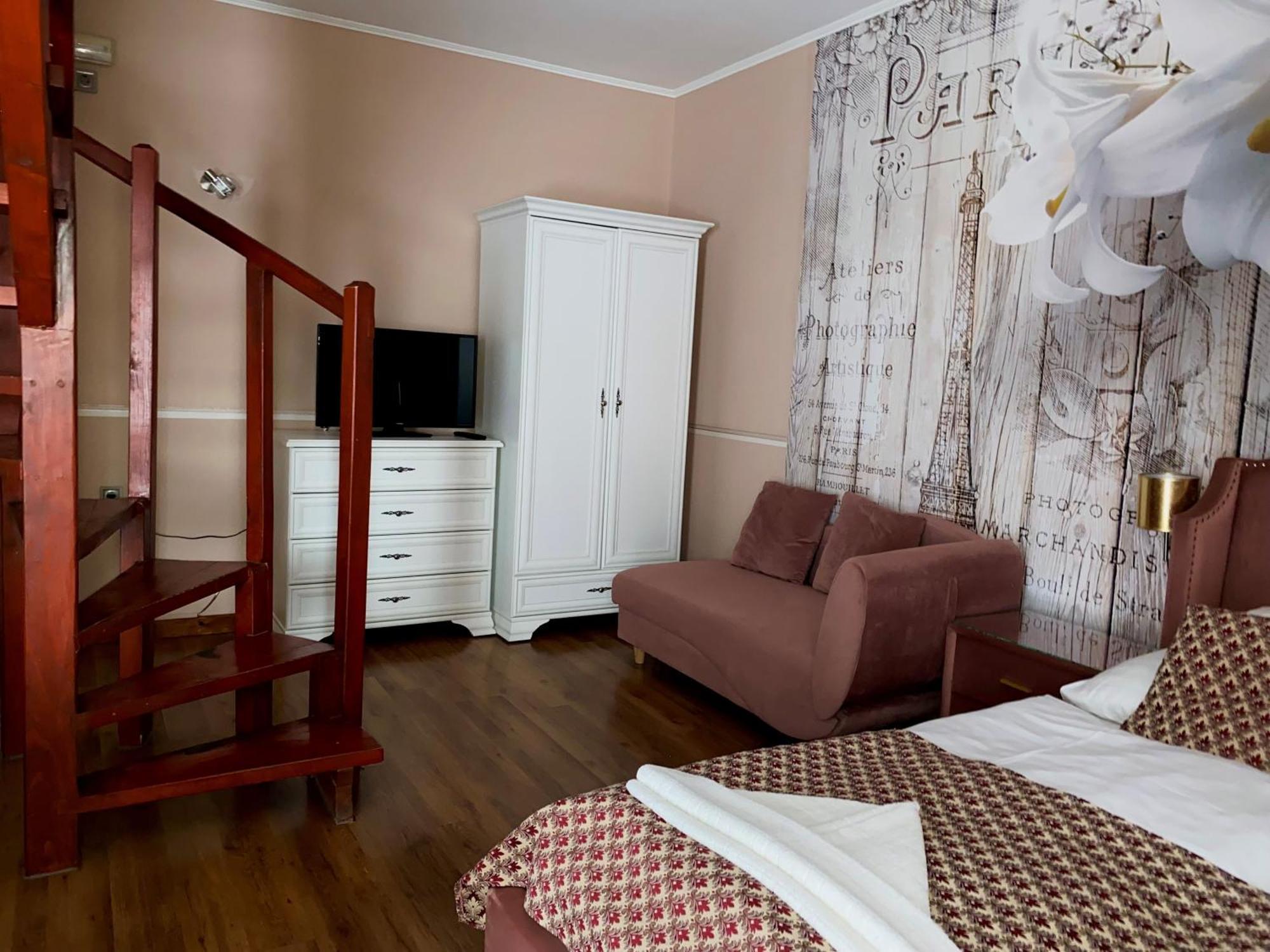Kek Laguna Wellness Apartmanok Egerszalok Ngoại thất bức ảnh