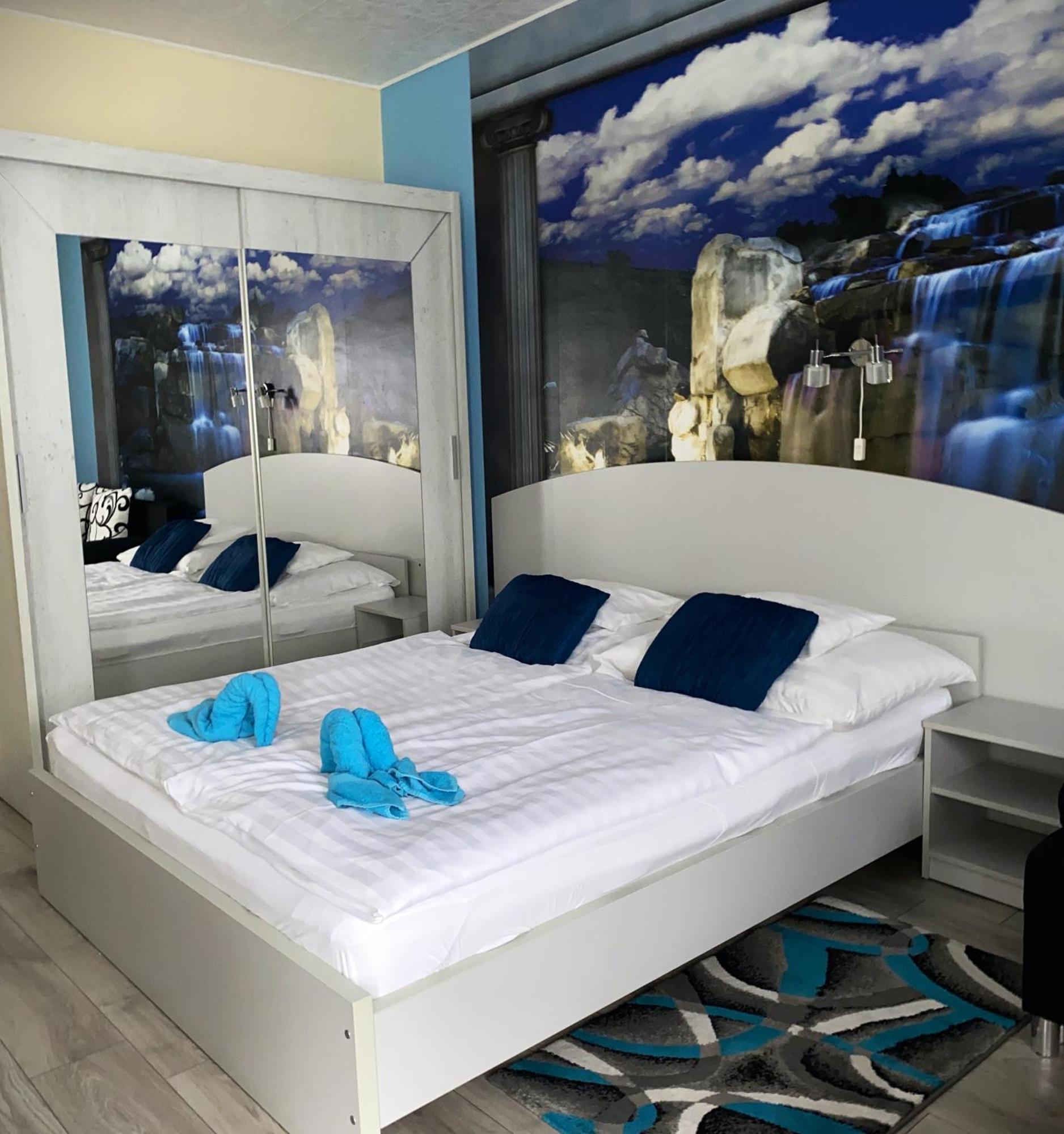 Kek Laguna Wellness Apartmanok Egerszalok Ngoại thất bức ảnh