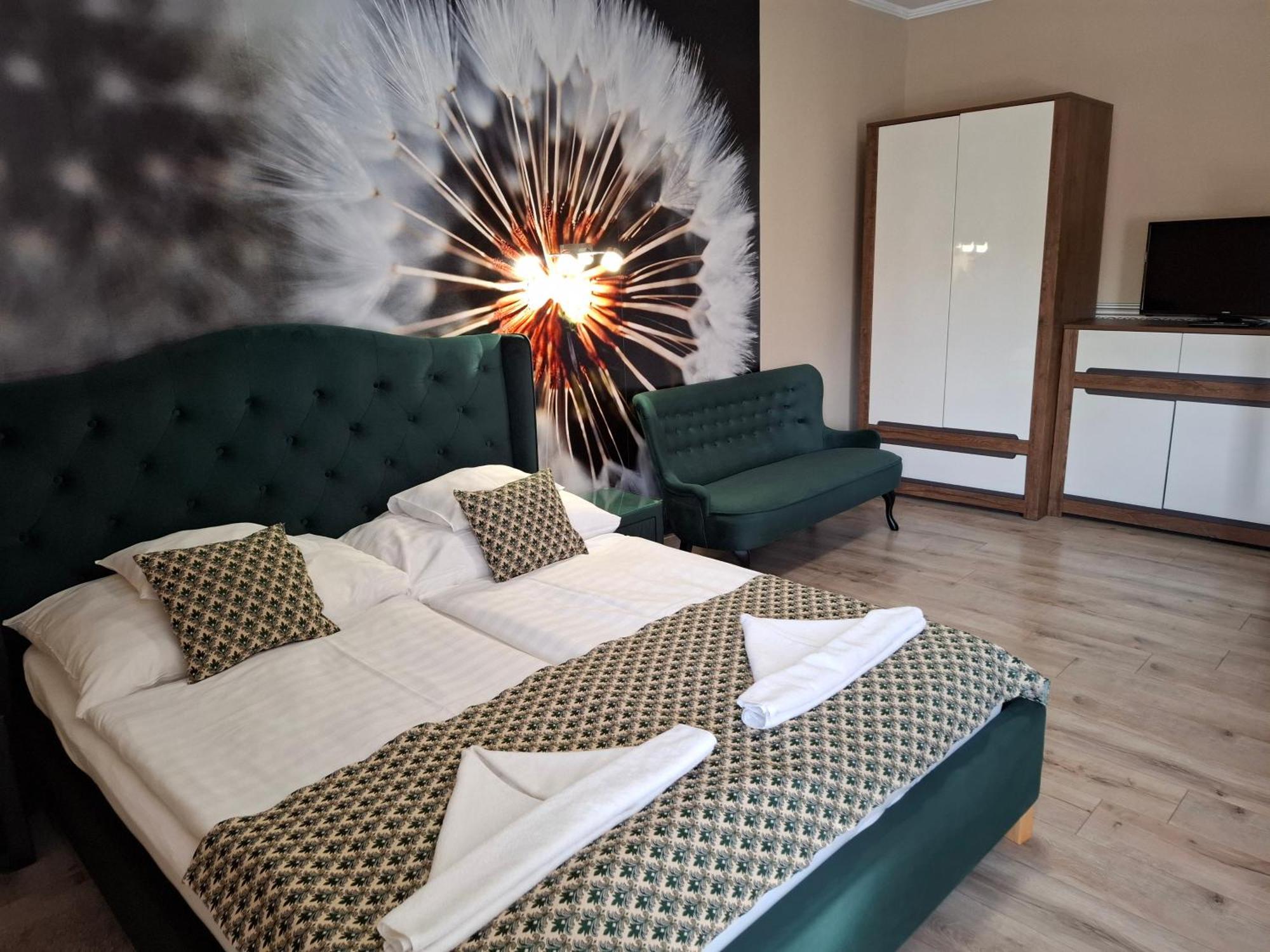 Kek Laguna Wellness Apartmanok Egerszalok Ngoại thất bức ảnh