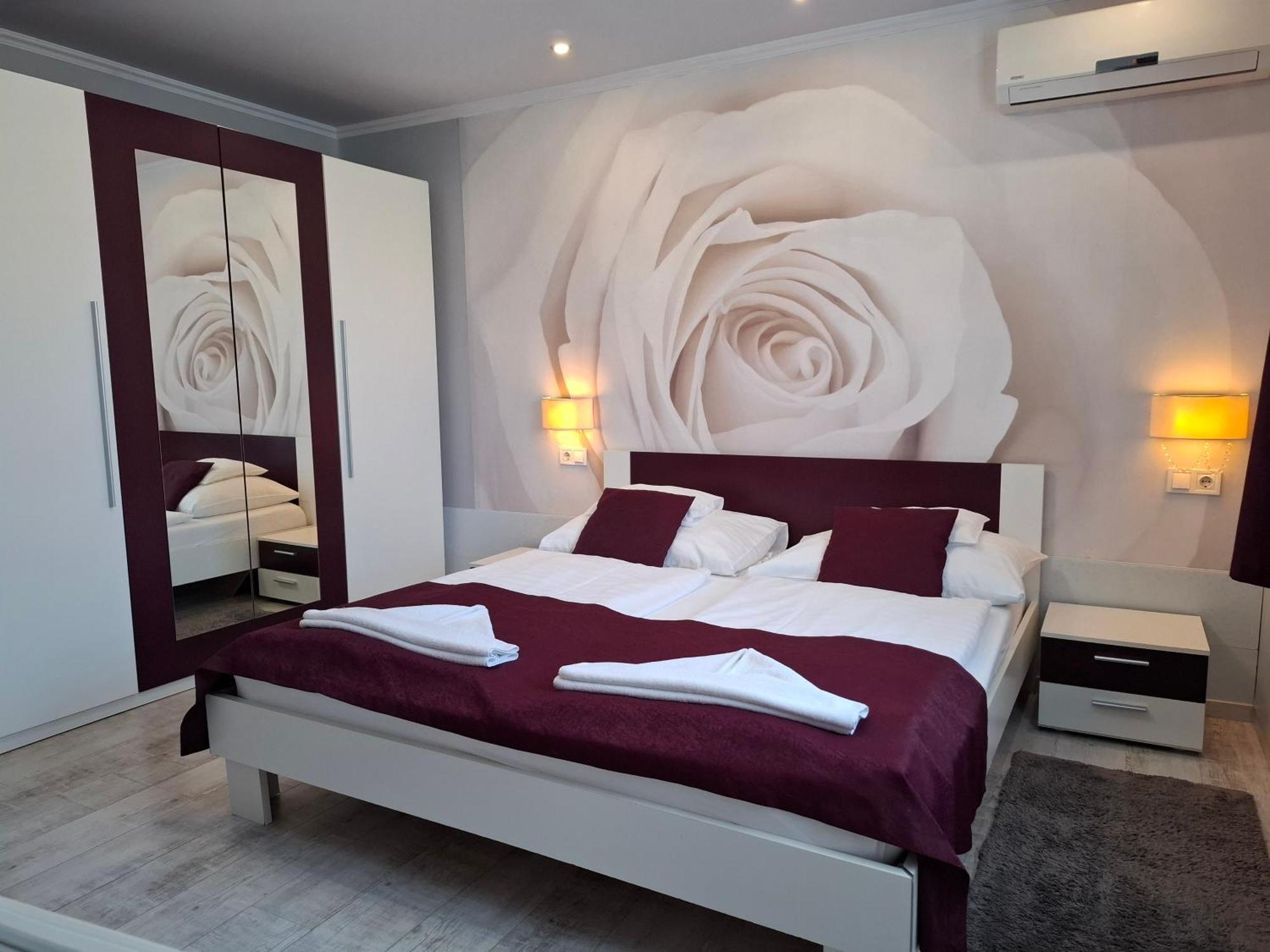 Kek Laguna Wellness Apartmanok Egerszalok Ngoại thất bức ảnh