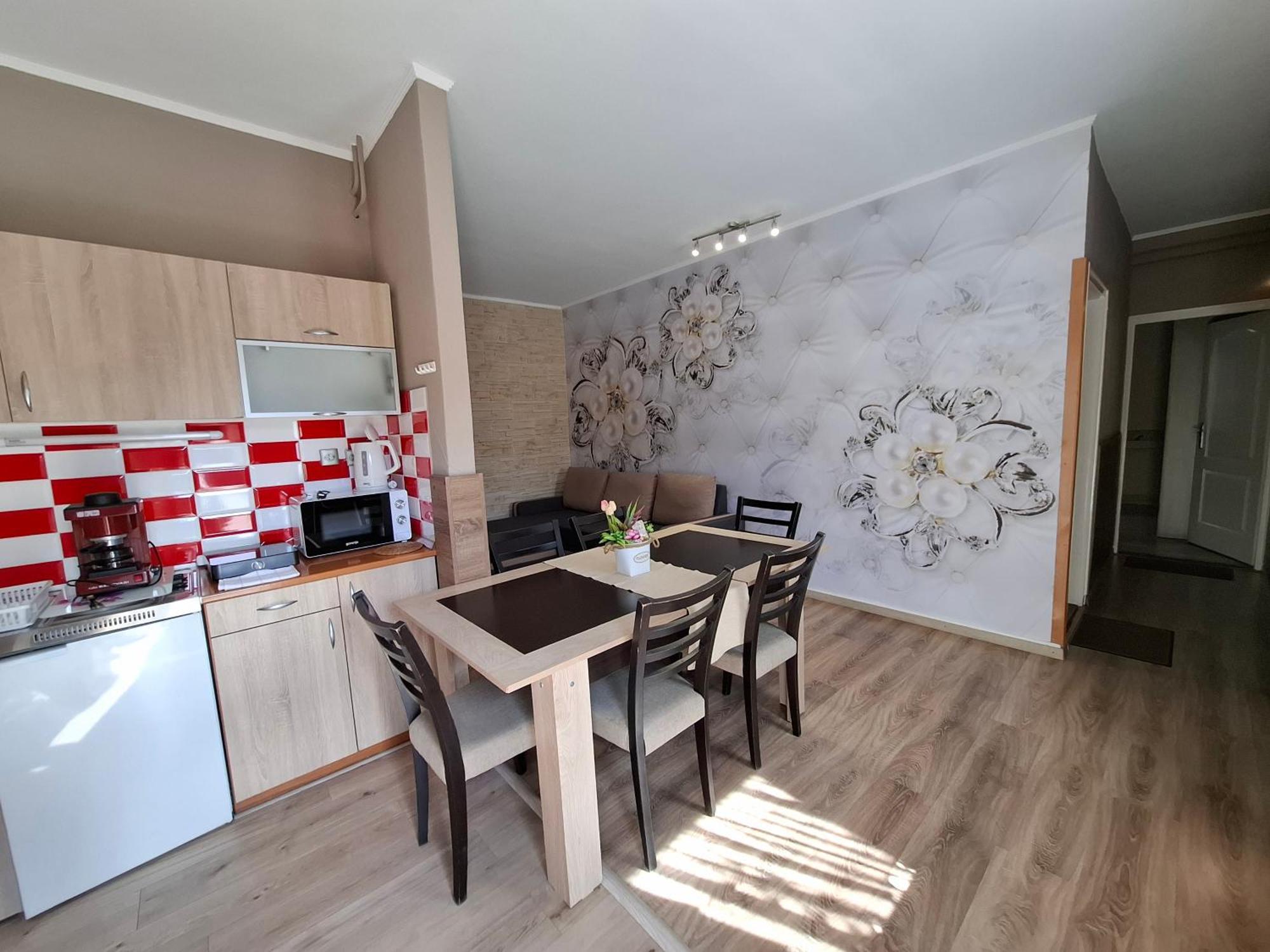 Kek Laguna Wellness Apartmanok Egerszalok Ngoại thất bức ảnh